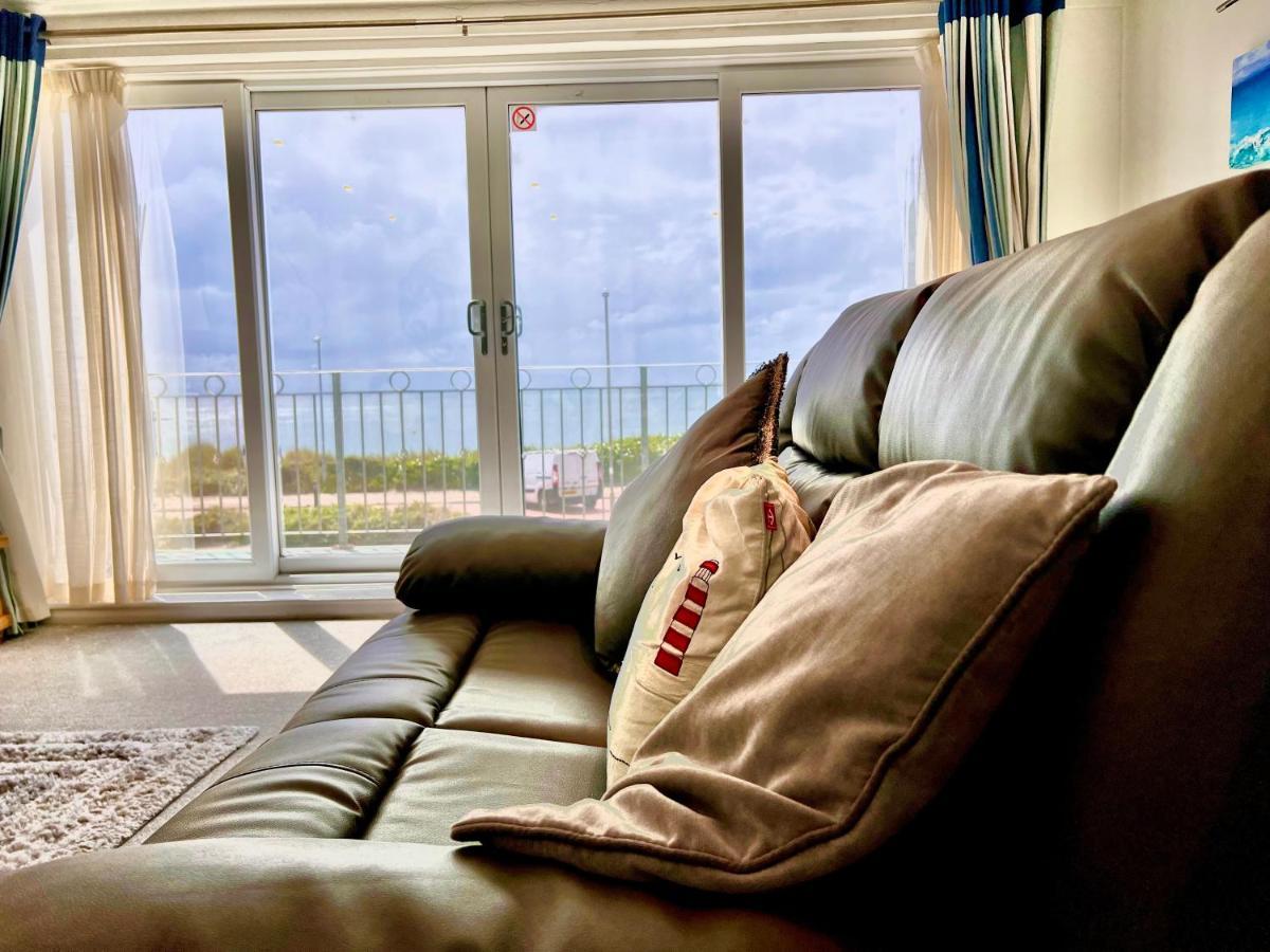 Stunning Beach Front House - Sleeps 6 Пълхели Екстериор снимка