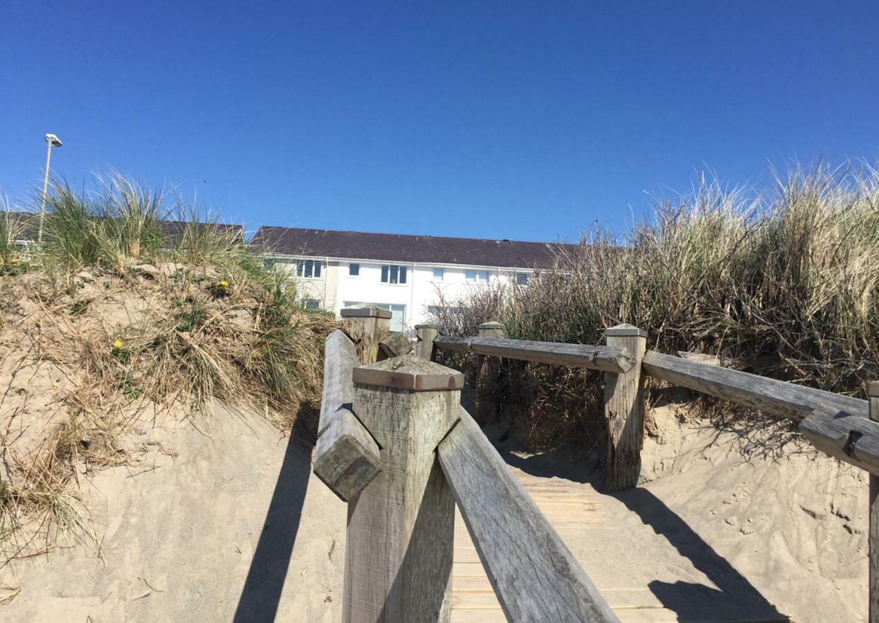 Stunning Beach Front House - Sleeps 6 Пълхели Екстериор снимка
