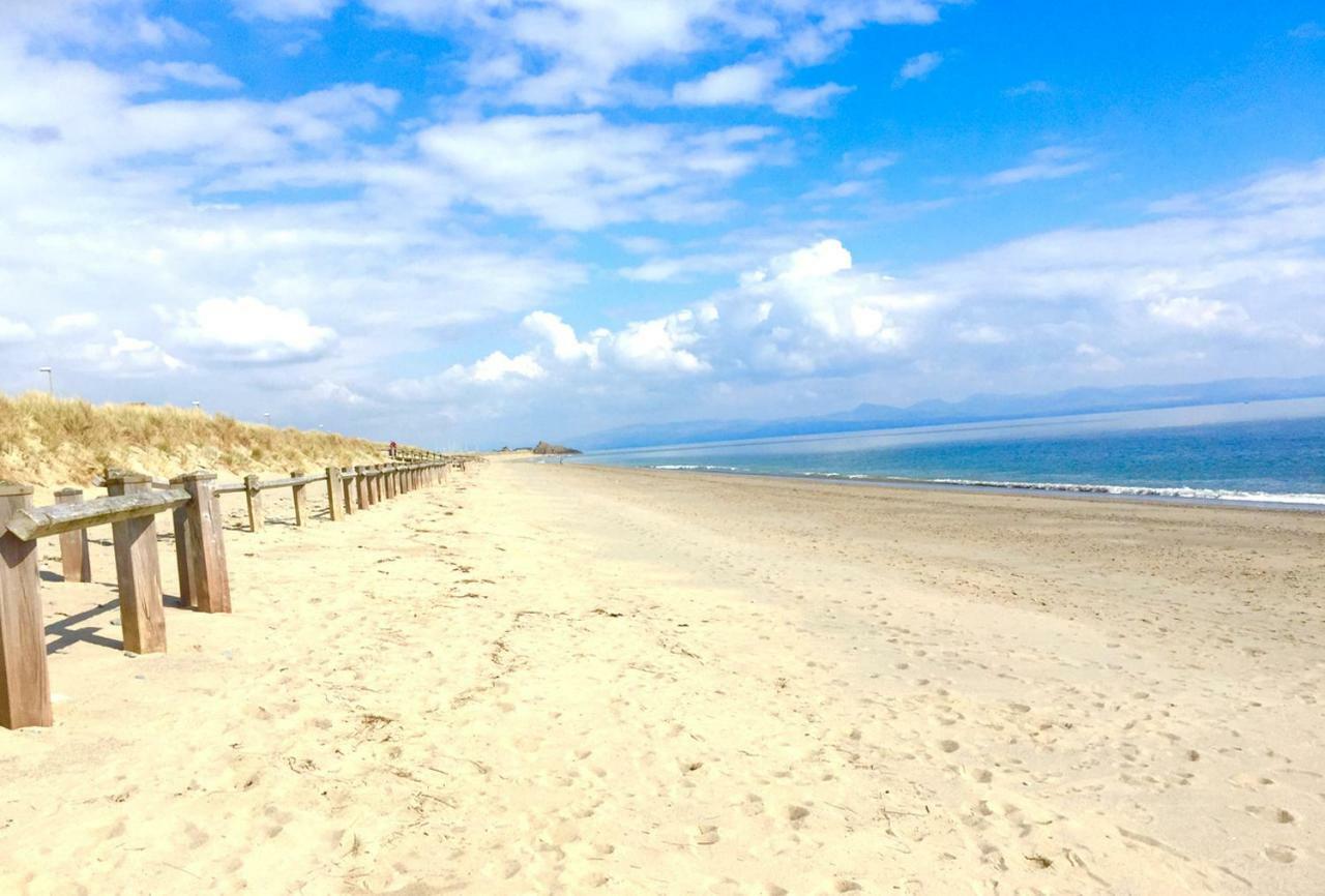 Stunning Beach Front House - Sleeps 6 Пълхели Екстериор снимка